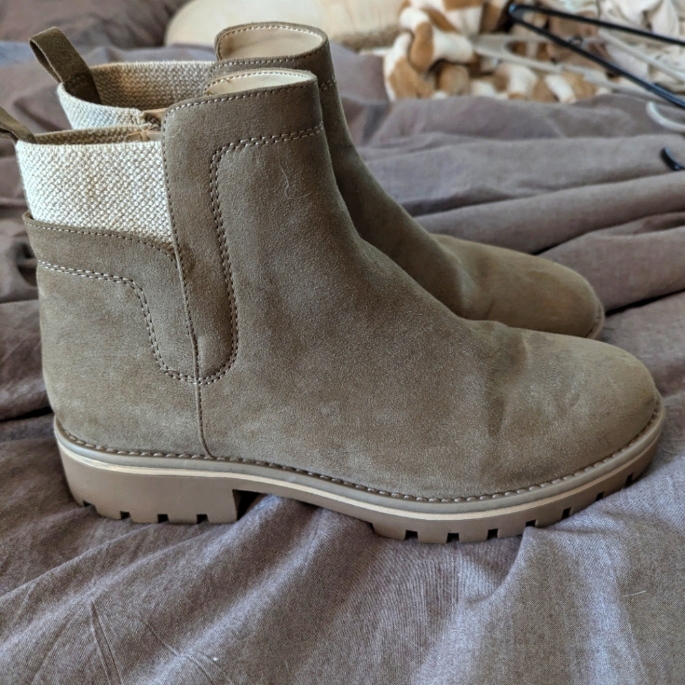 Tan Booties-Fall/spring